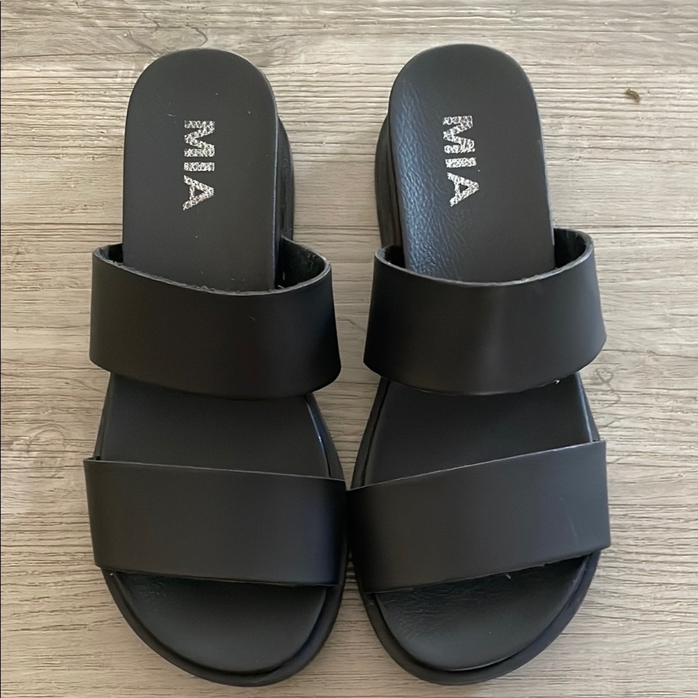 MIA Women's Black Slide Sandals, Size 5